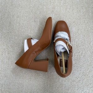 Dolce Vita Lakota Caramel Leather Heel